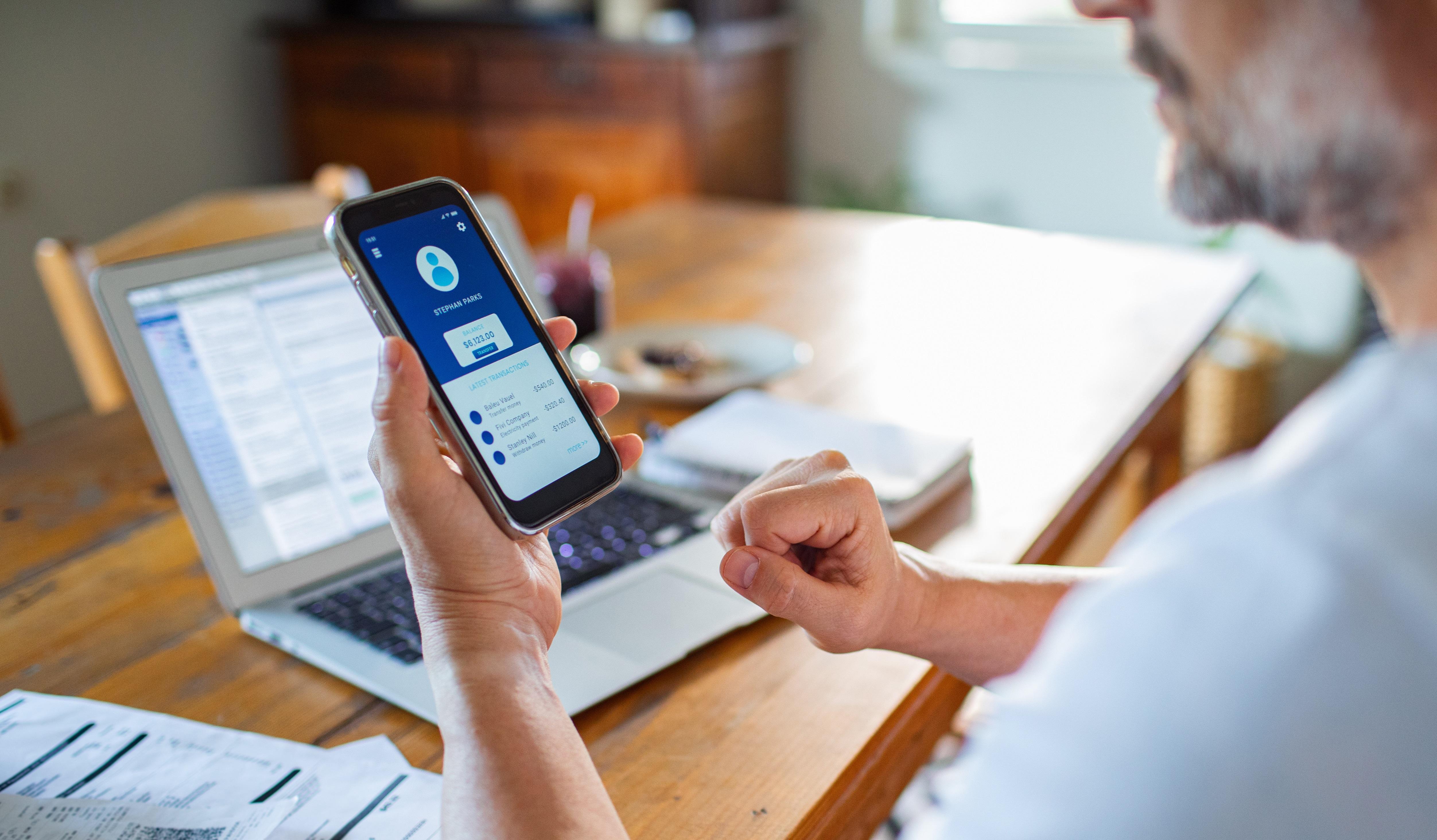 Top 7 Banking Tips to Manage Your Money Smarter in 2025